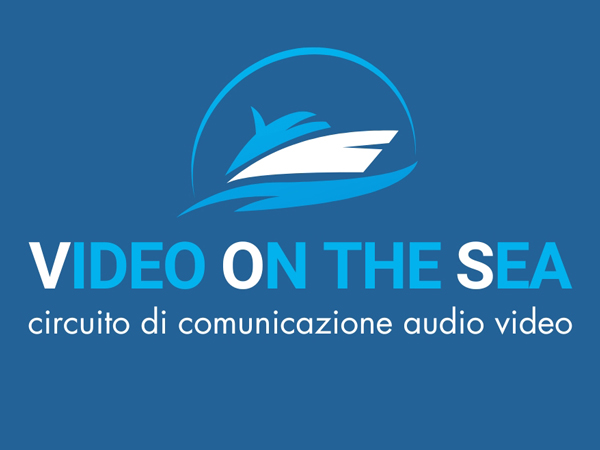<div><h2>Video on the Sea - Il circuito di comunicazione audio-video in Italia</h2>
<p>Spazi pubblicitari audio-video riprodotti attraverso schermi televisivi posizionati in aree a forte concentrazione di pubblico.</p><p>Aggiornamento dei contenuti in tempo reale grazie alle moderne tecnologie di trasmissione wireless ad alta capacità.</p>
</div>
